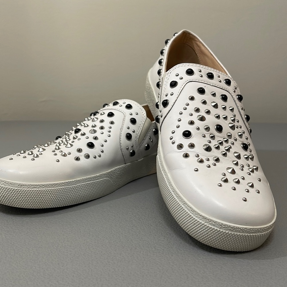 Vince Camuto Casintia Slip On Sneaker. Size 9M.